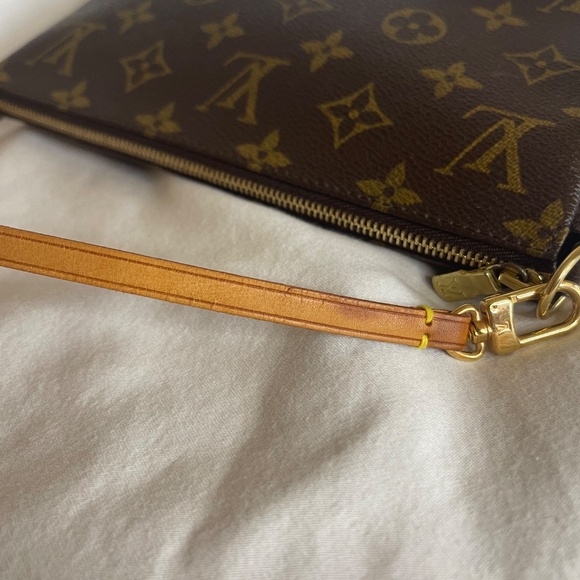 Vintage Louis Vuitton monogram pochette - Picture 10 of 15